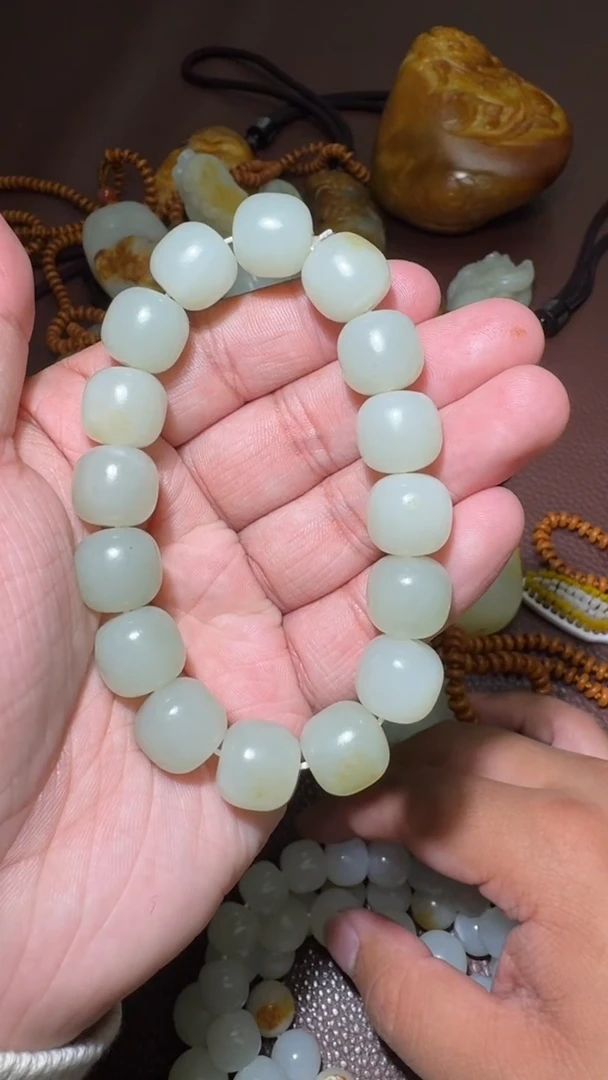 未镶嵌和田玉挂件和田玉