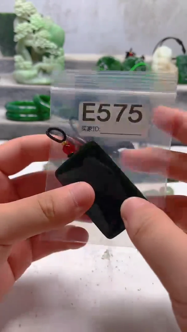 和田玉未镶嵌珠宝半成品1