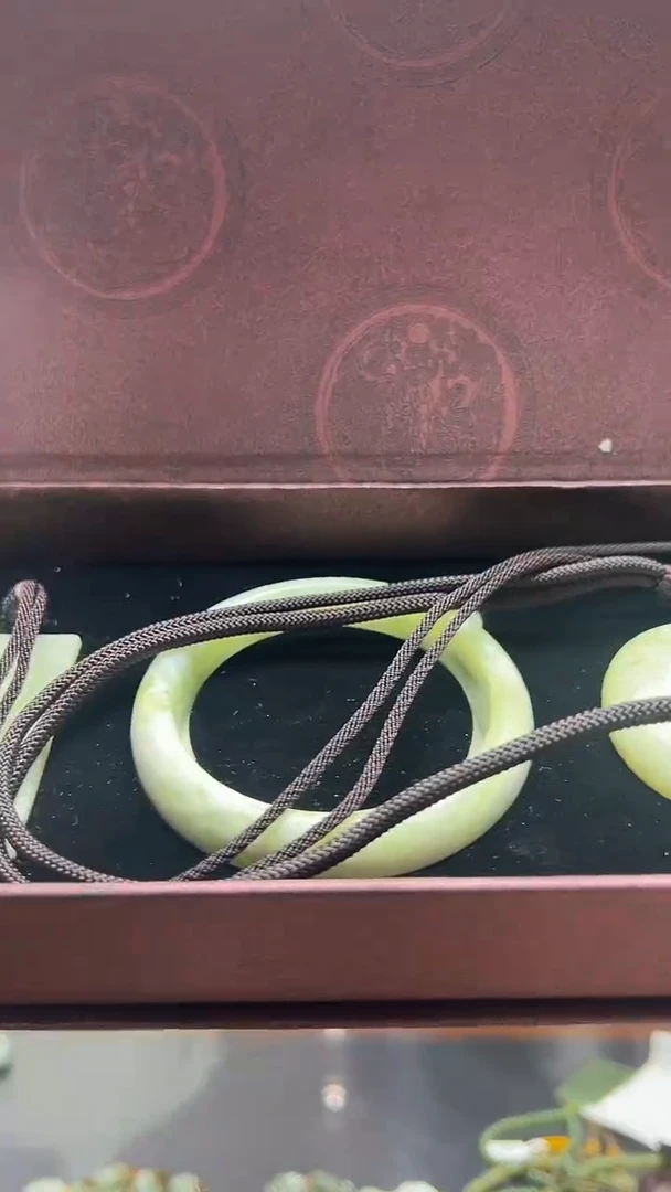 未镶嵌蛇纹石玉挂件礼盒-多样性发货其中发一