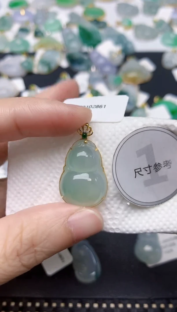 颈饰18K金镶嵌翡翠天然缅甸A货翡翠