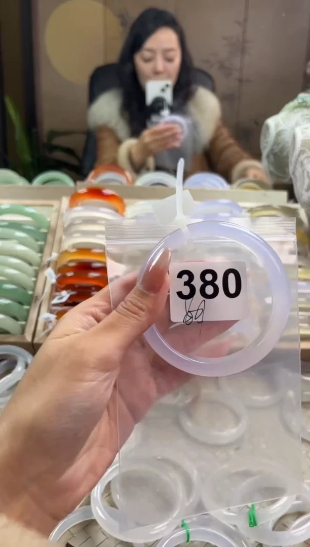 手镯玛瑙/玉髓未镶嵌380