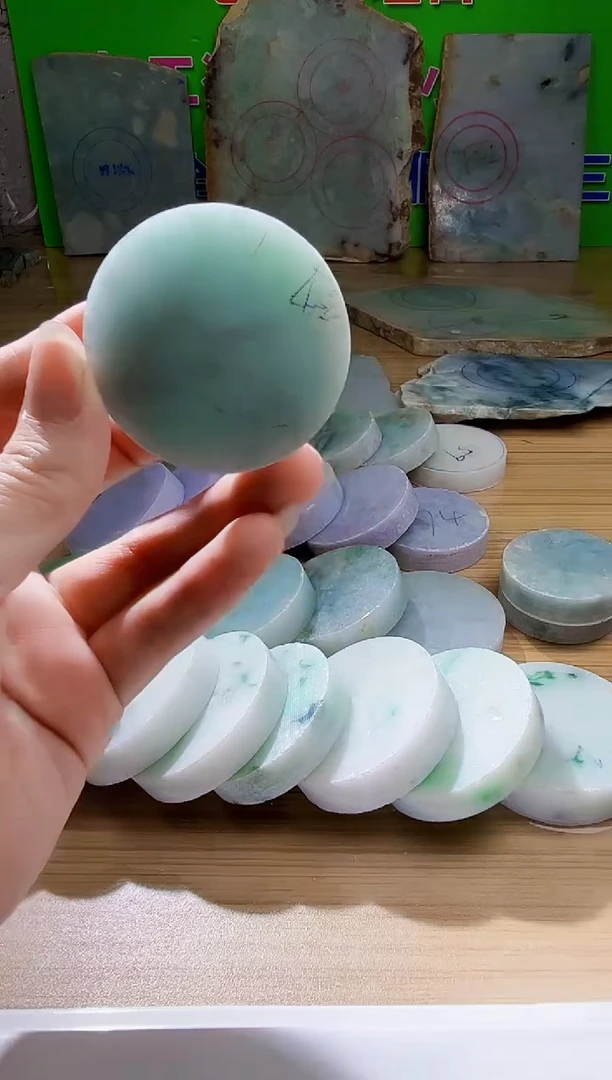 翡翠未镶嵌颈饰天然翡翠A货295