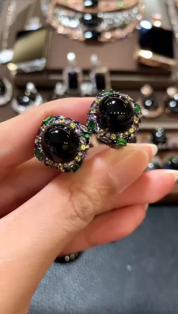 18K金镶嵌翡翠耳饰m135