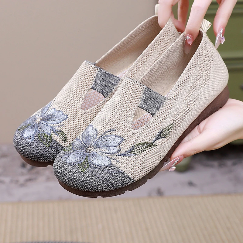 夏季新款老北京布鞋舒适防滑妈妈鞋民族风女单鞋平底透气绣花鞋女