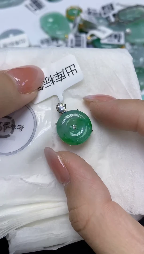 颈饰未镶嵌翡翠天然缅甸翡翠A货多样性发一件
