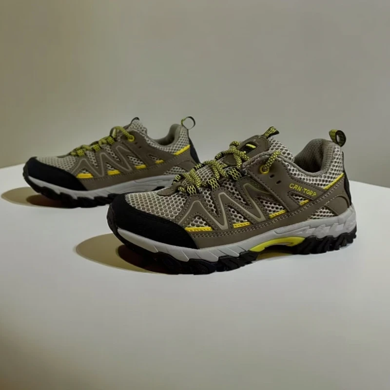 T1116 80212 女款户外春夏秋轻便登山鞋（鞋底微瑕）