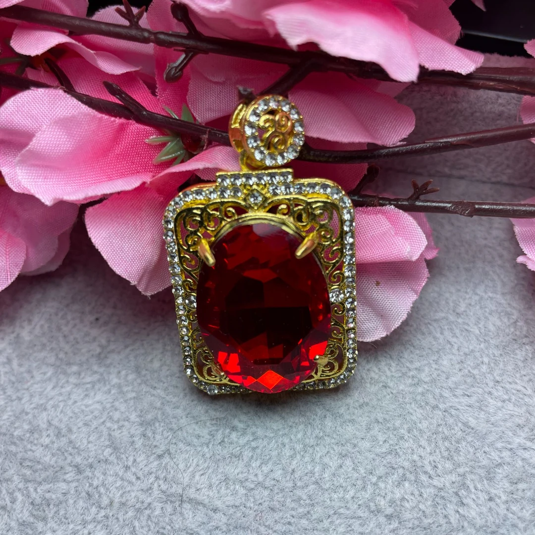 时尚多样性吊坠B04