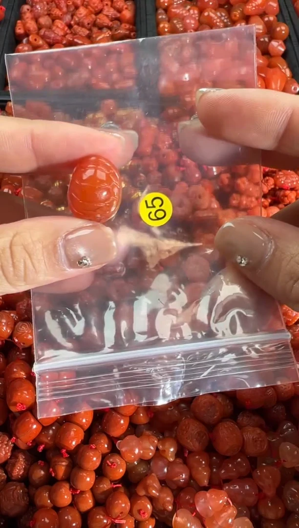 【闪购商品】南红玛瑙颈饰未镶嵌1