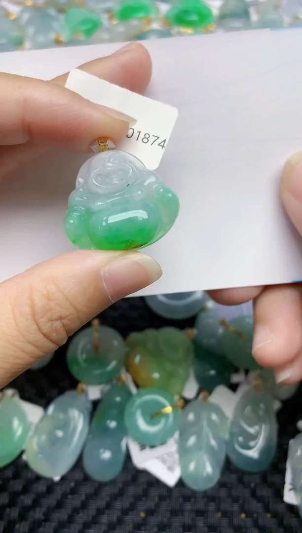 翡翠18K金镶嵌颈饰天然翡翠A货