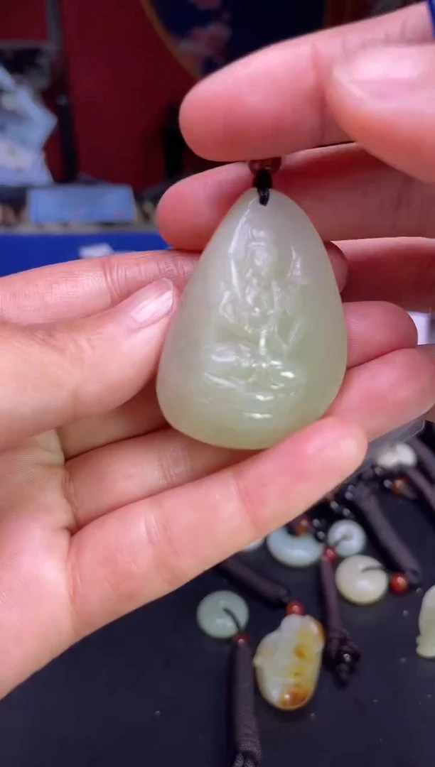 颈饰未镶嵌和田玉1