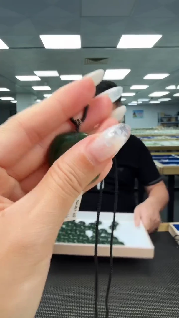 吊坠(不含链)未镶嵌和田玉（碧玉）和田玉聚红皮平安扣多样性发其一