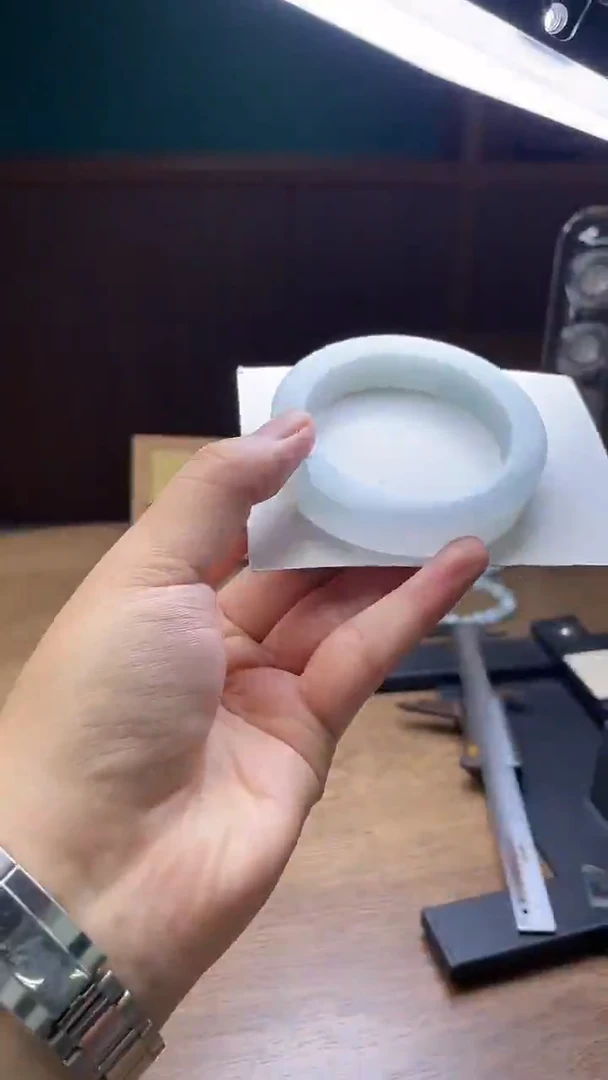 未镶嵌手镯定制翡翠粉**瑰定制