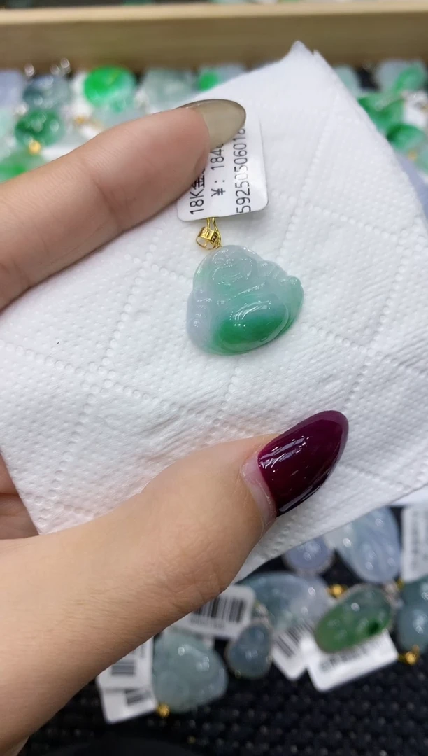 翡翠18K金镶嵌颈饰111111111111