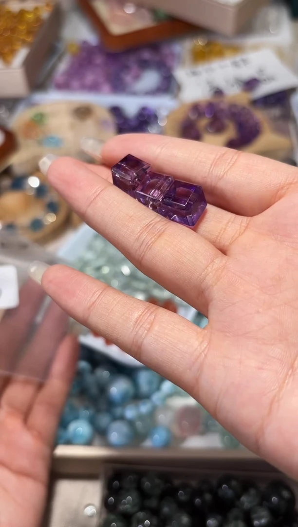 水晶手串未镶嵌P79紫方糖一个