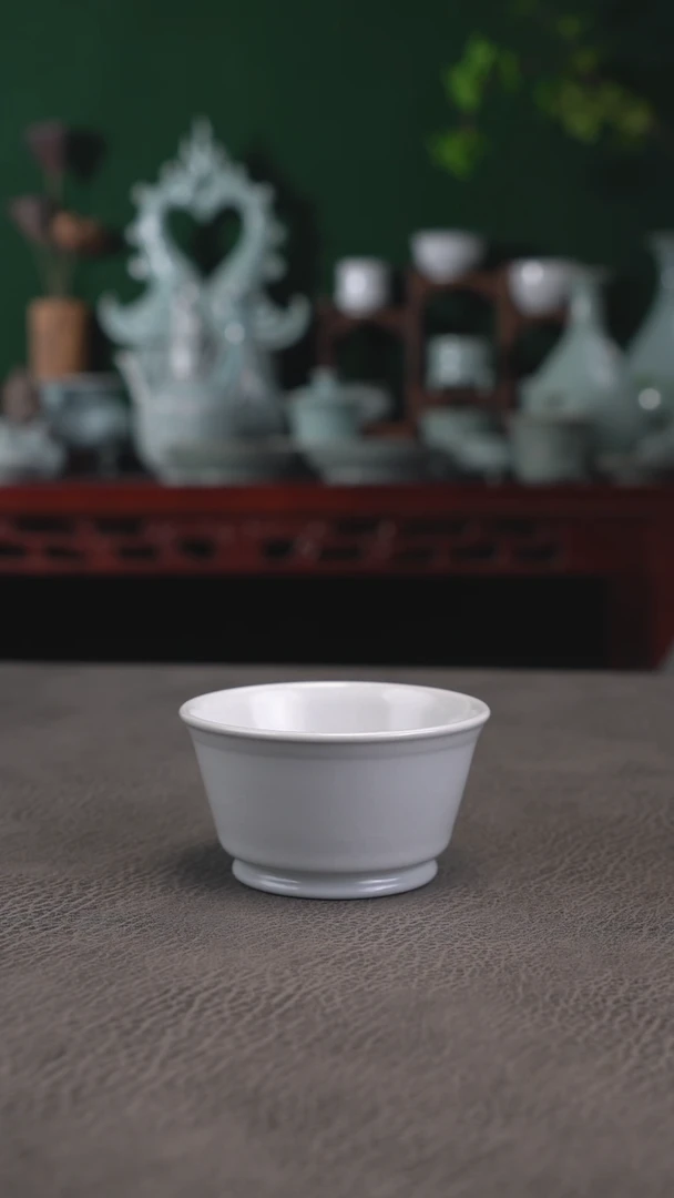 月白釉卷足马蹄杯福利-二