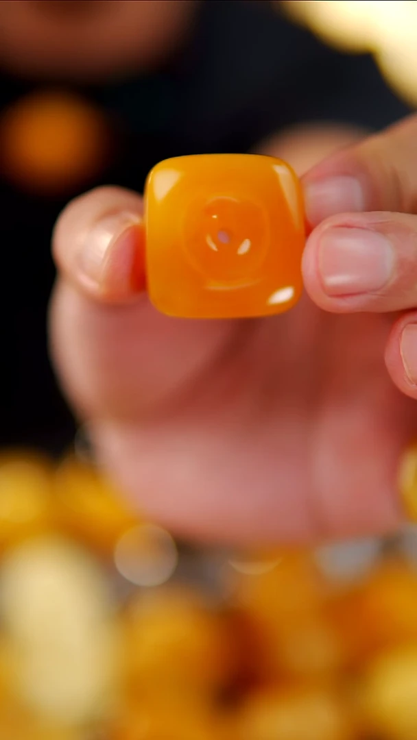 裸石琥珀未镶嵌焦皮料方扣13.2