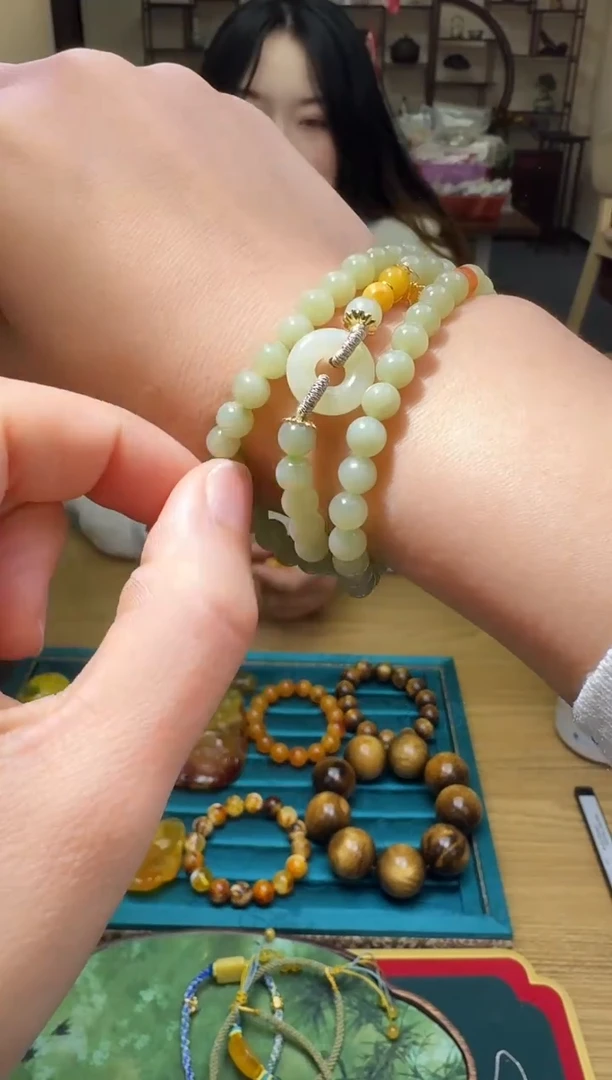 未镶嵌手链和田玉多样性发一件 213