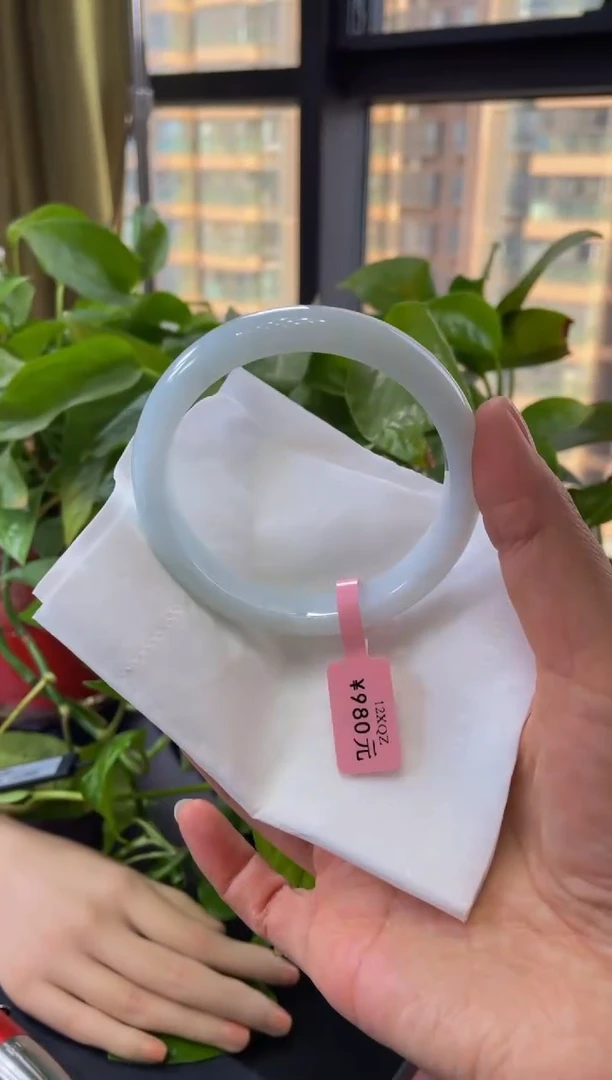 【闪购商品】翡翠手镯未镶嵌手镯40