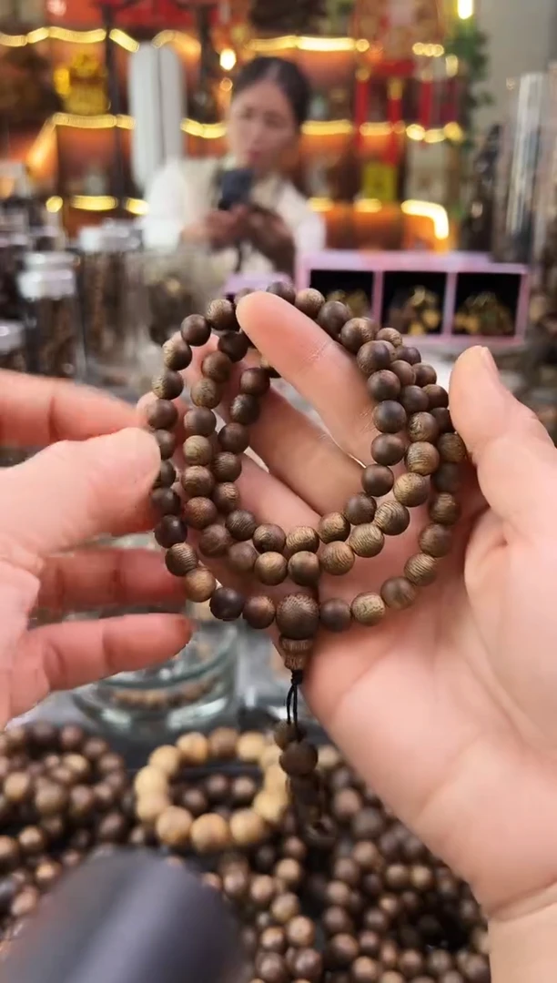 沉香手串棋楠透顶绿圆珠三圈