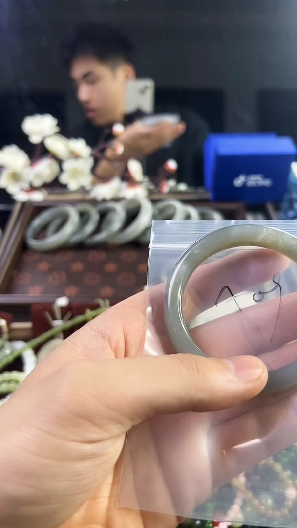 未镶嵌手镯和田玉多样性发货