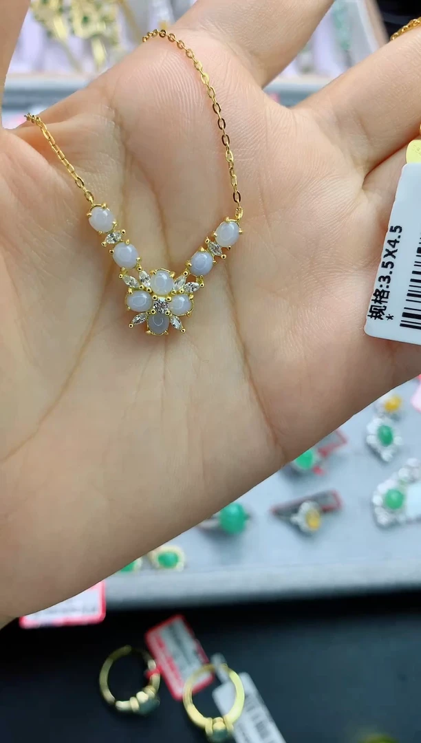 翡翠银S925镶嵌颈饰翡翠 银S925镶嵌 111
