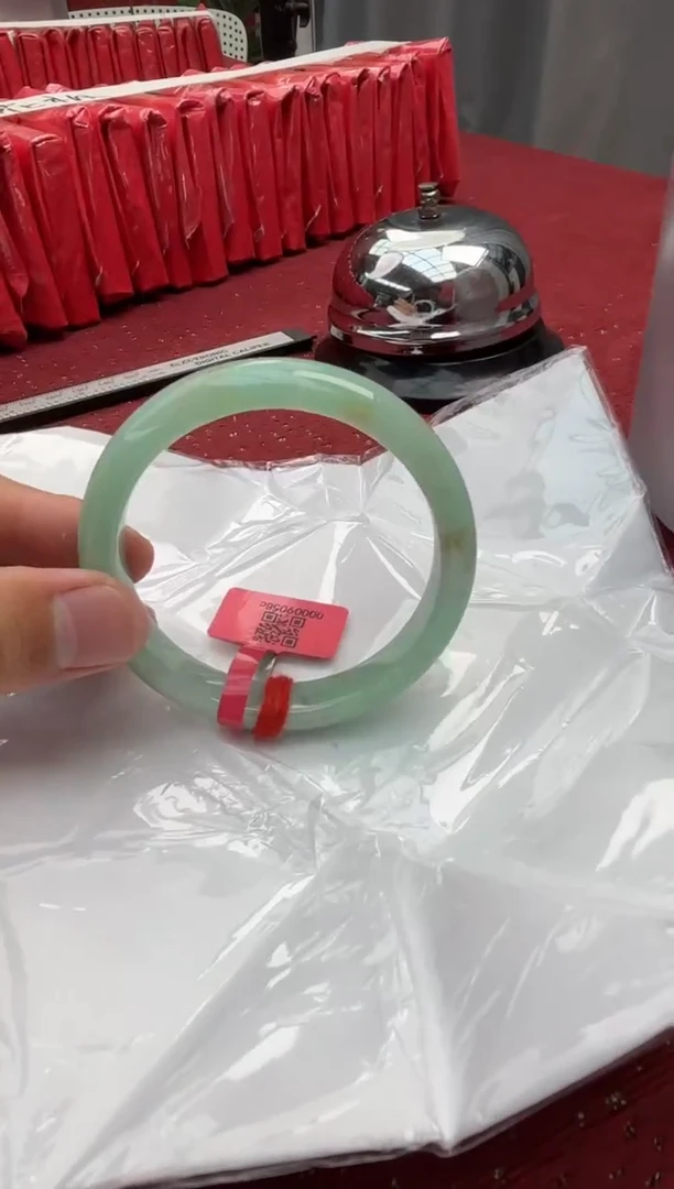 未镶嵌手镯翡翠翡翠手镯1
