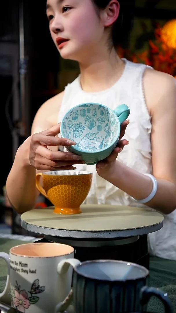 【闪购商品】新款浅蓝+咖色浮雕内绘早餐|默认微瑕