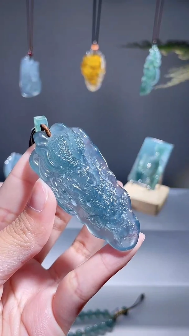 颈饰未镶嵌翡翠s****桦龙牌