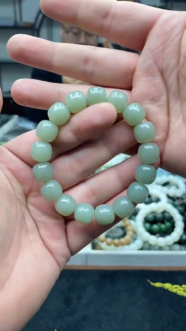 未镶嵌手串和田玉新疆且末阗空蓝13有黑点