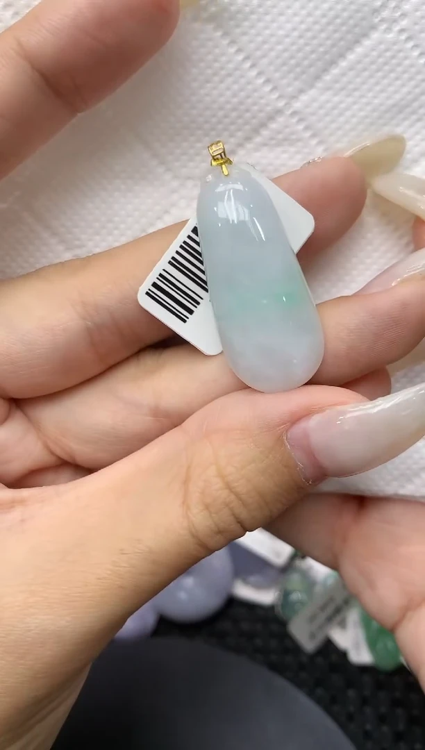 颈饰18K金镶嵌翡翠11111111111