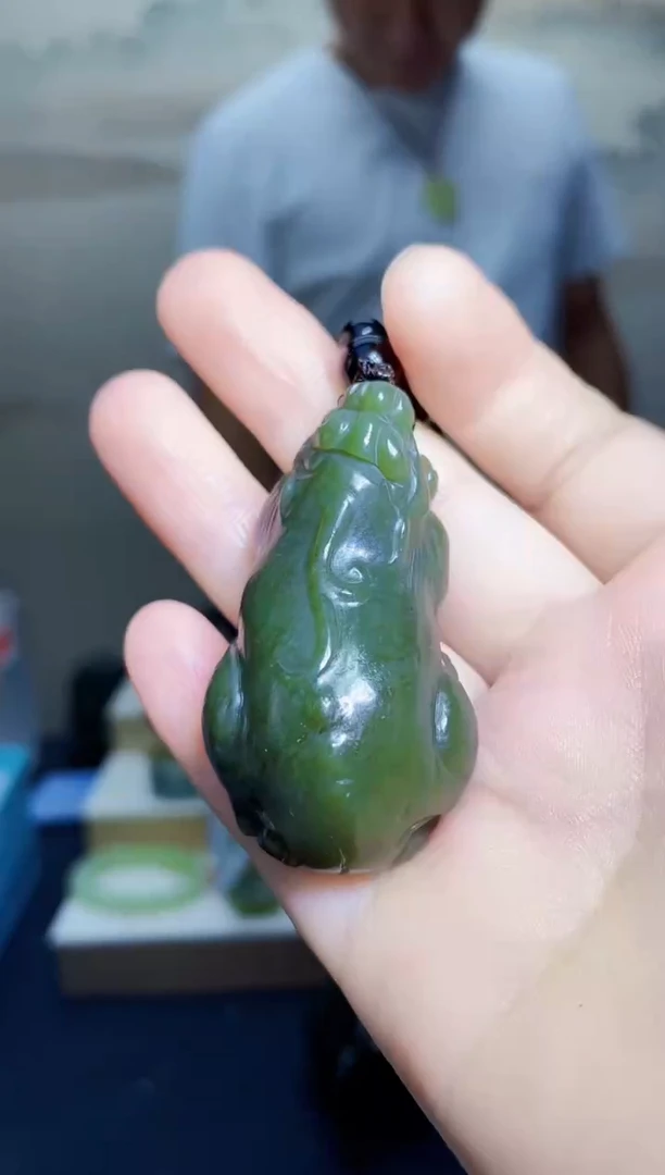 和田玉未镶嵌颈饰1