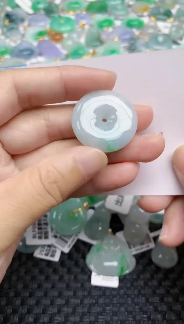 翡翠未镶嵌颈饰天然翡翠A货