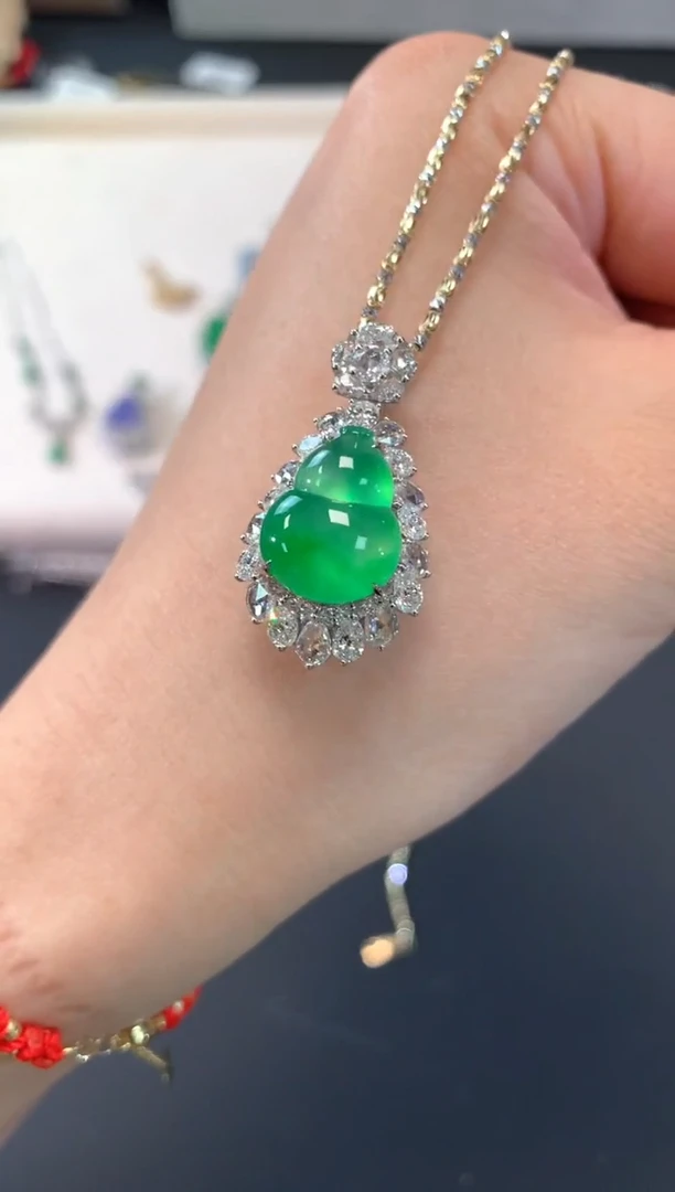 【闪购商品】翡翠吊坠(不含链)18K金镶嵌A70|79800