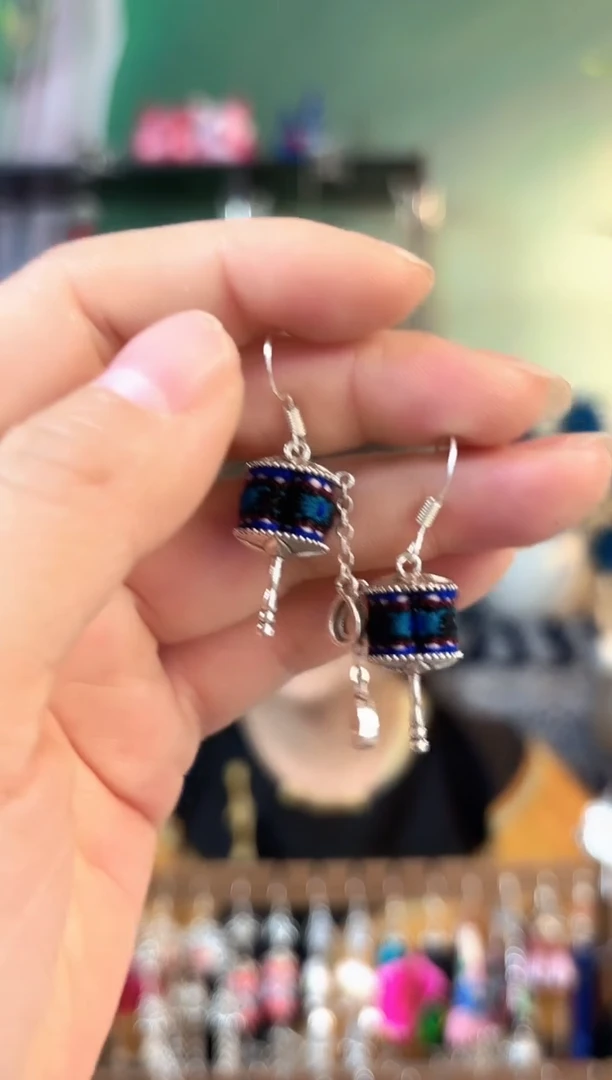 彩云南阁非遗老绣饰品555*