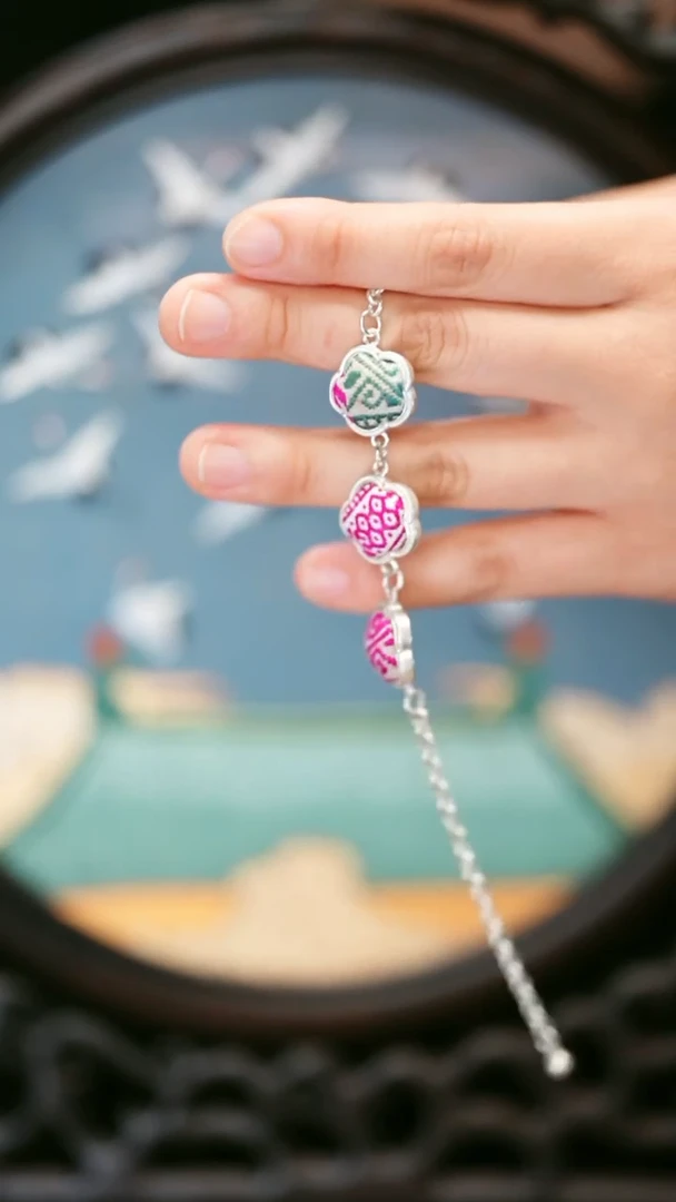 织绣90黔东南苗族刺绣