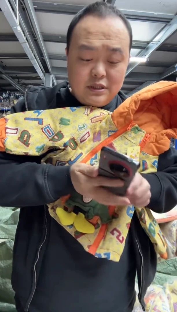 外*人女童外套693 130