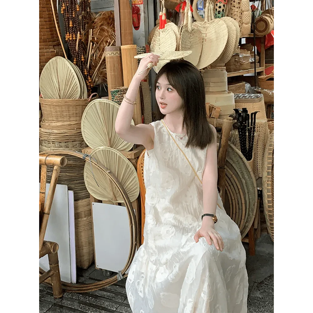 月色降临2025新款法式纯色无袖背心连衣裙女夏季小众设计感连衣裙