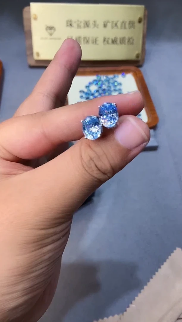 海蓝宝石耳坠银S925镶嵌....