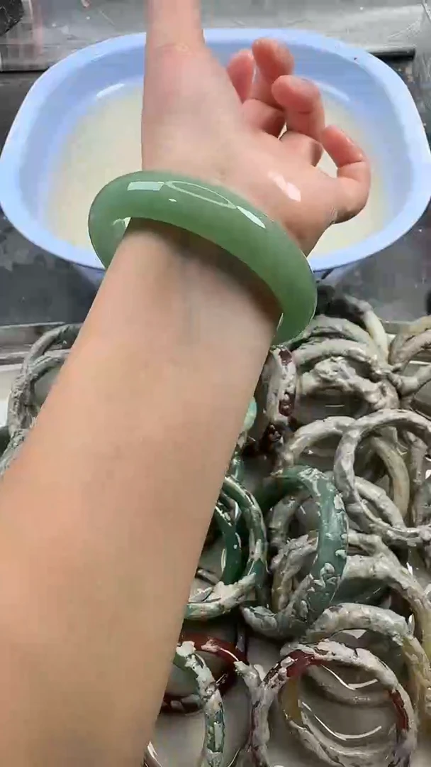 未镶嵌手镯石英质玉26 68