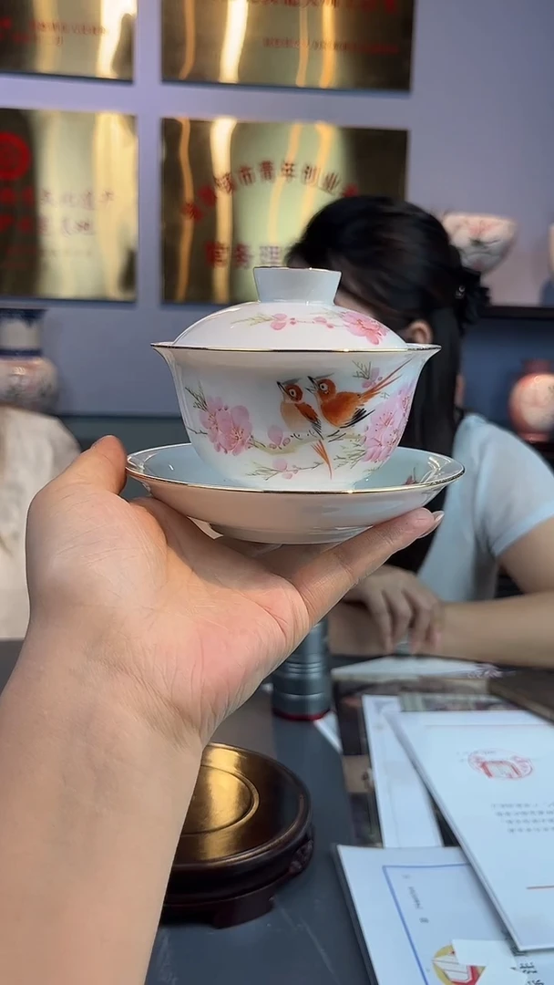 摆件瓷博会&水点桃花胡晶010