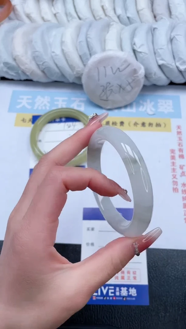 【闪购商品】石英质玉手镯未镶嵌T325-56.3