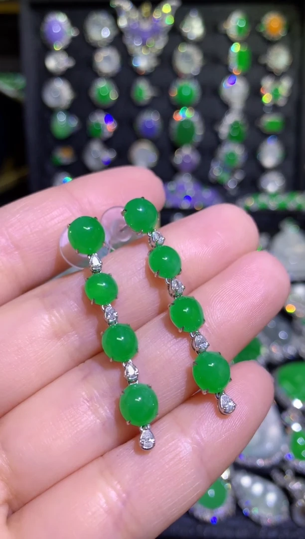 【闪购商品】翡翠耳饰18K金镶嵌高冰满绿阳绿蛋面耳坠