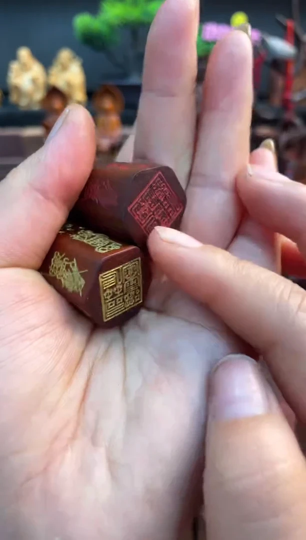 木枣木六棱柱吊坠红砂+鎏金各一个