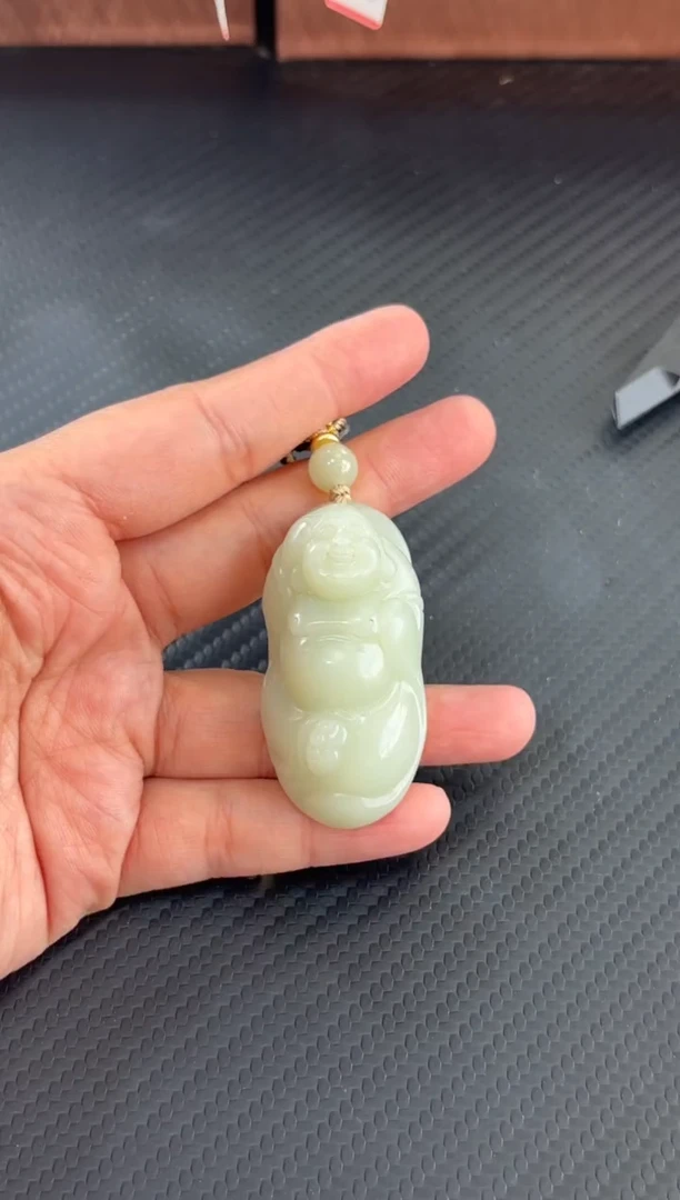 和田玉未镶嵌吊坠(赠链)且末微色差迪克兰一细吊坠k