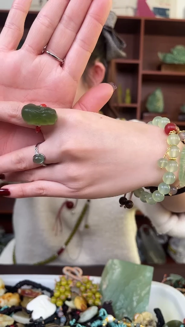 未镶嵌蛇纹石玉颈饰多样性发货拍一发一