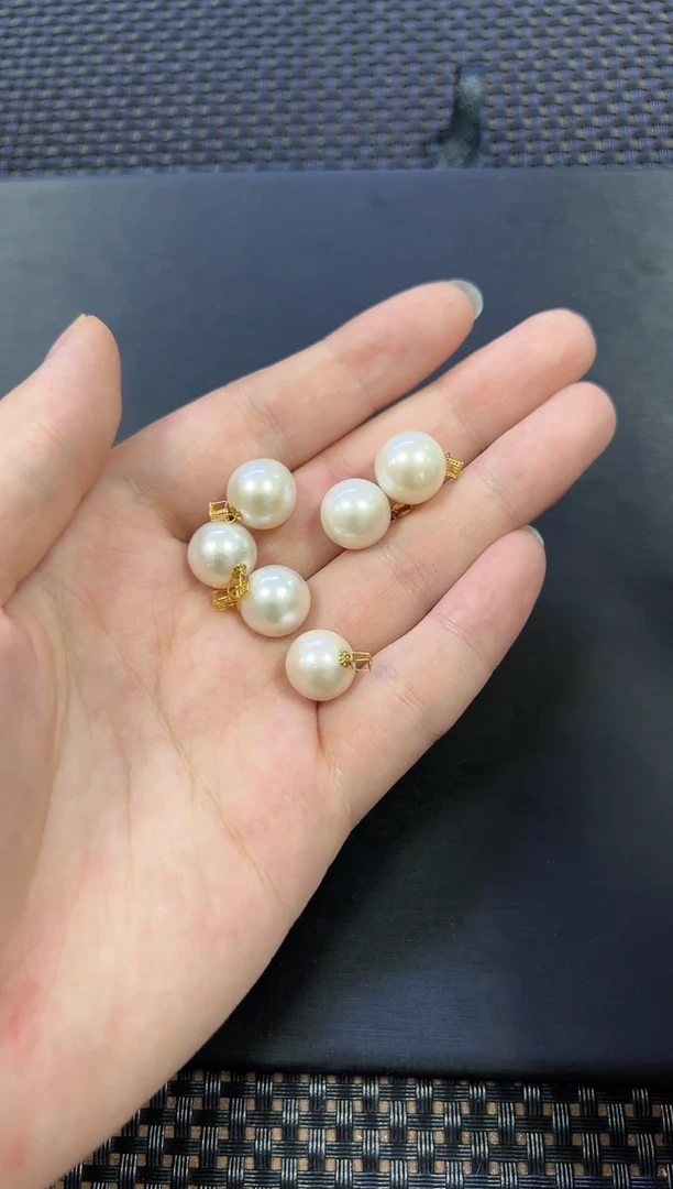 18K金镶嵌淡水珍珠吊坠（多样性发一件）0530