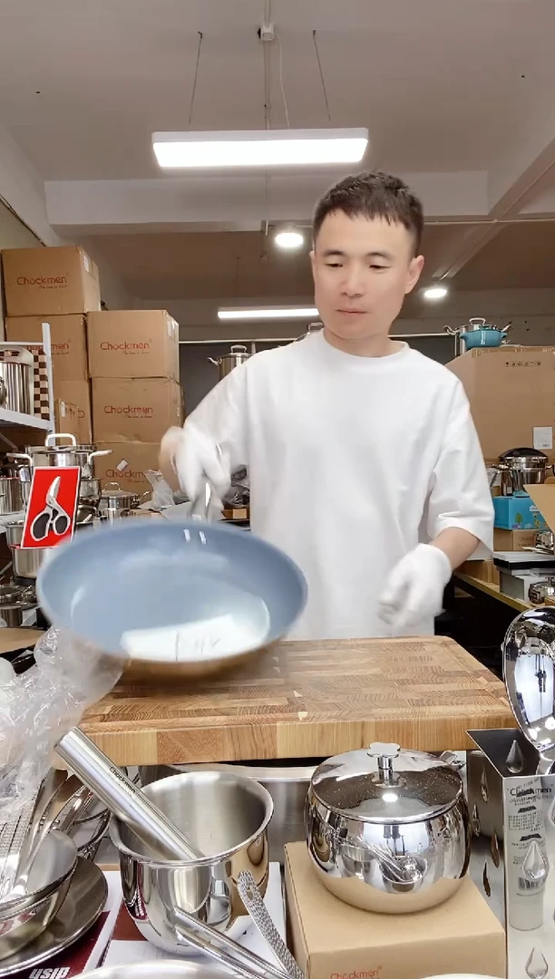 A34 微瑕卓德铭28cm陶瓷煎锅