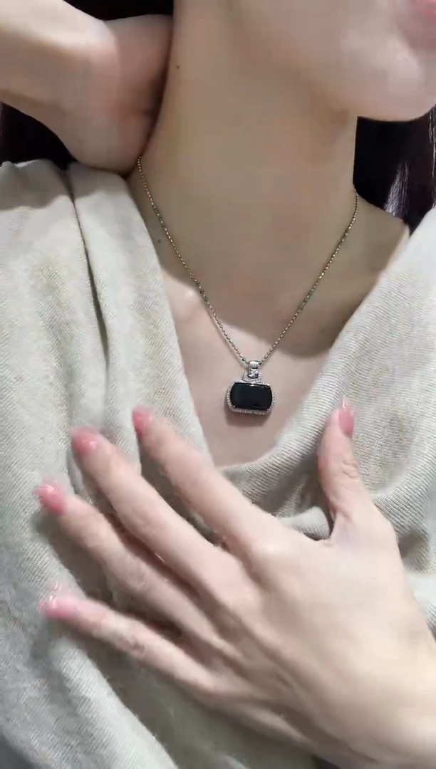 【闪购商品】翡翠吊坠(不含链)银S925镶嵌18多人多样性随机发货1件