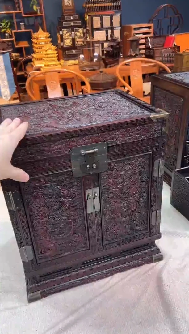 【闪购商品】红酸枝木类家具大龙柜