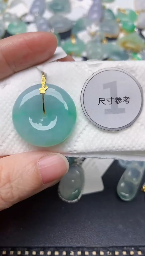 颈饰18K金镶嵌翡翠天然缅甸A货翡翠